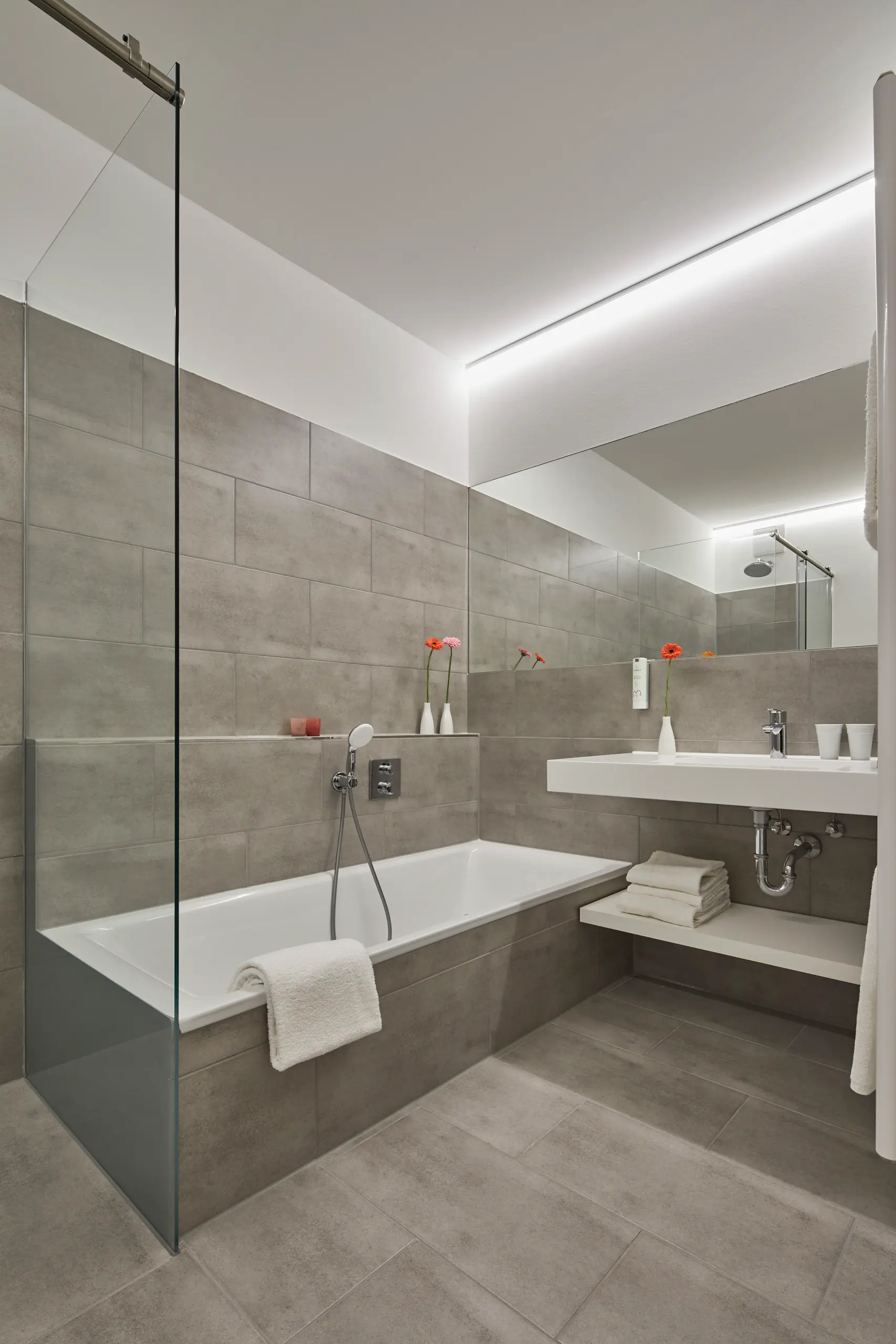 Flowers Hotels Essen Badezimmer Suite 6